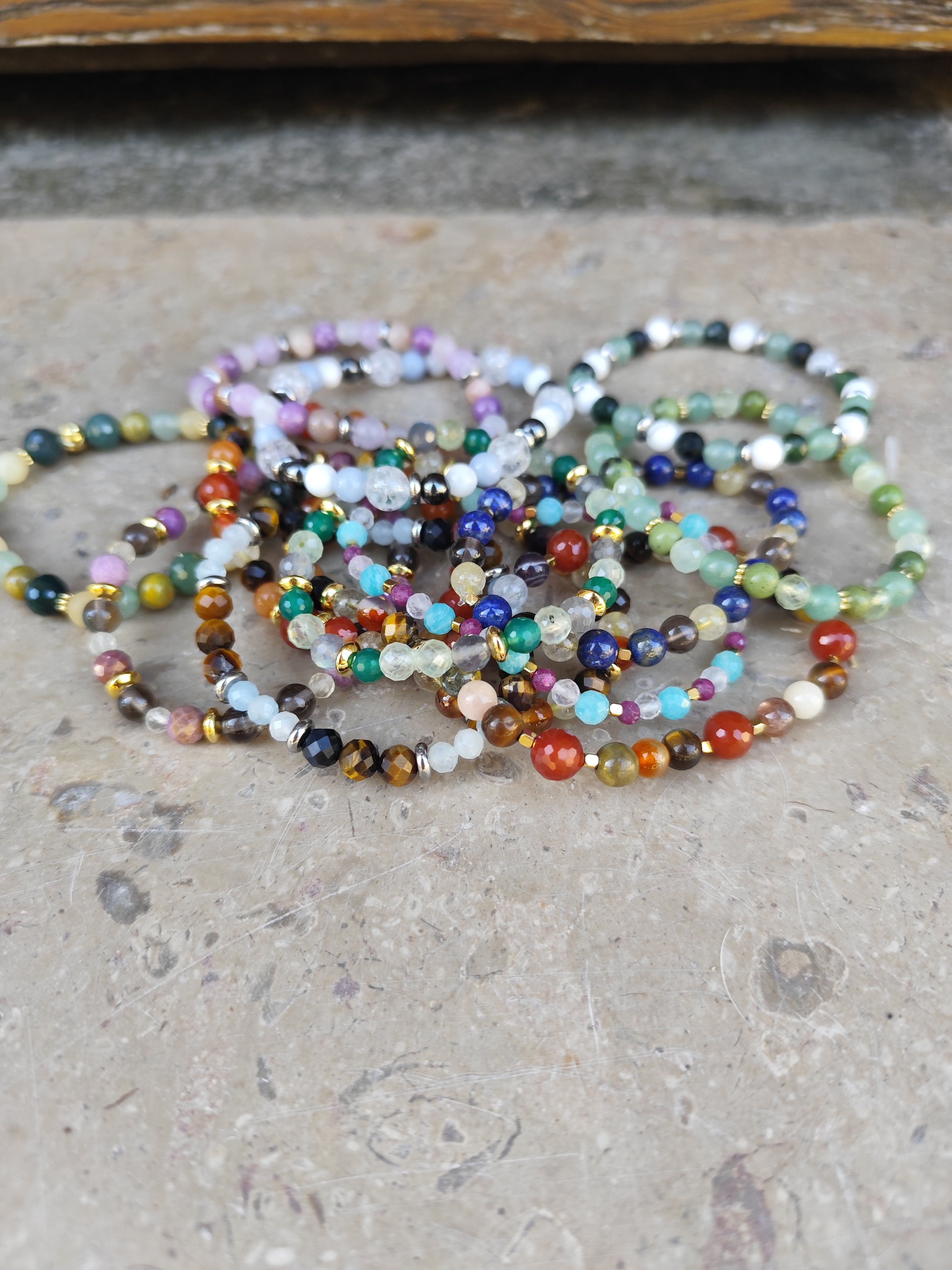 Bracelets faits main avec amour – Créations uniques et sur mesure
