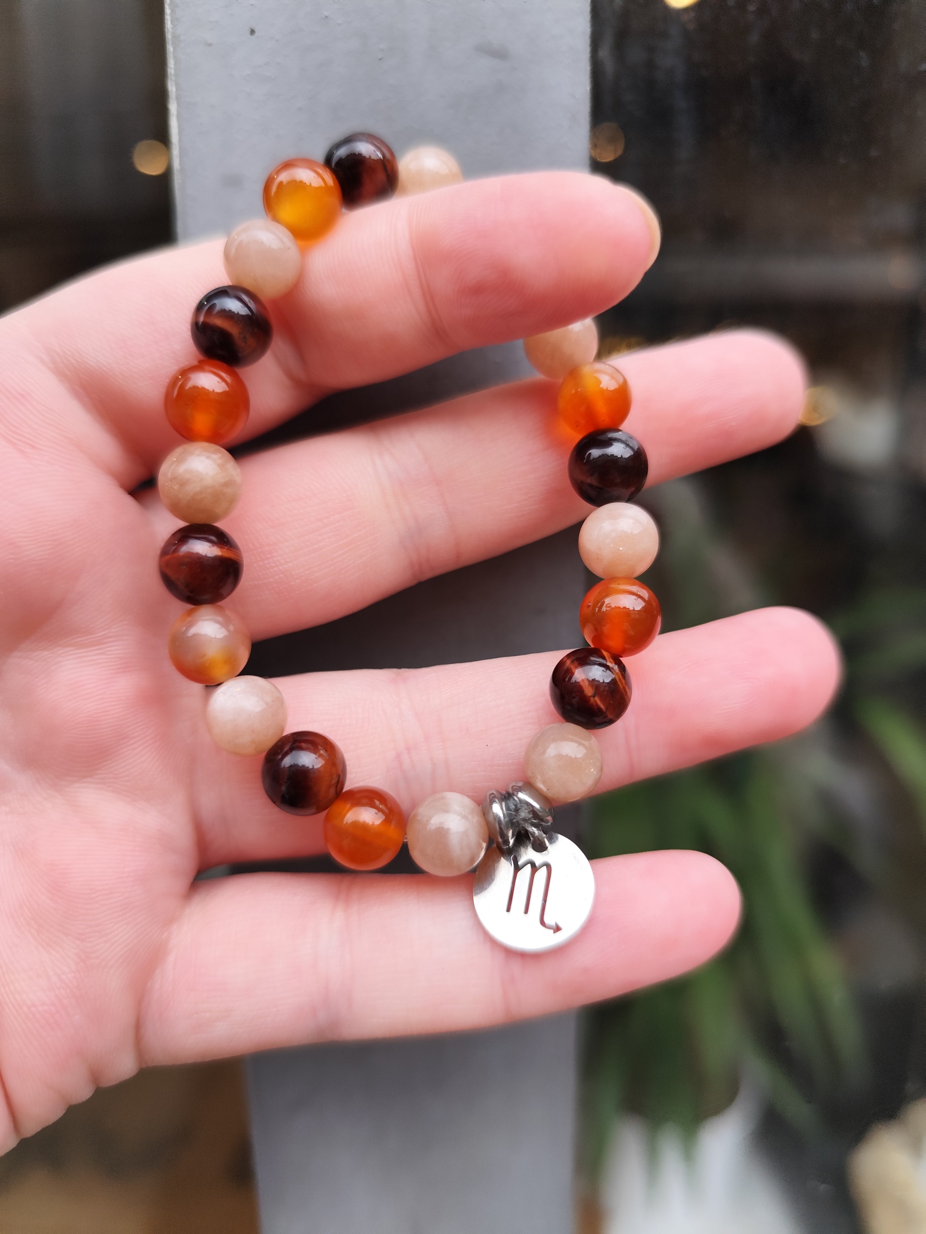 Bracelet Scorpion – Pierres Naturelles et Acier Inoxydable, Fait Main - oeil de taureau, pierre de lune, cornaline