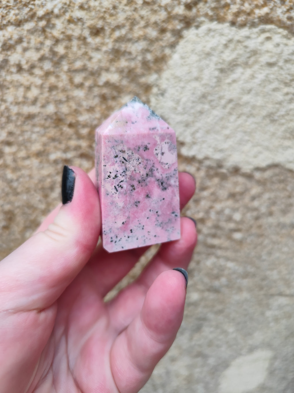 Rhodonite pointe