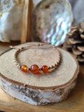 Bracelet micro-macramé ajustable fait main – 3 perles de cornaline naturelle – Bijou artisanal unique