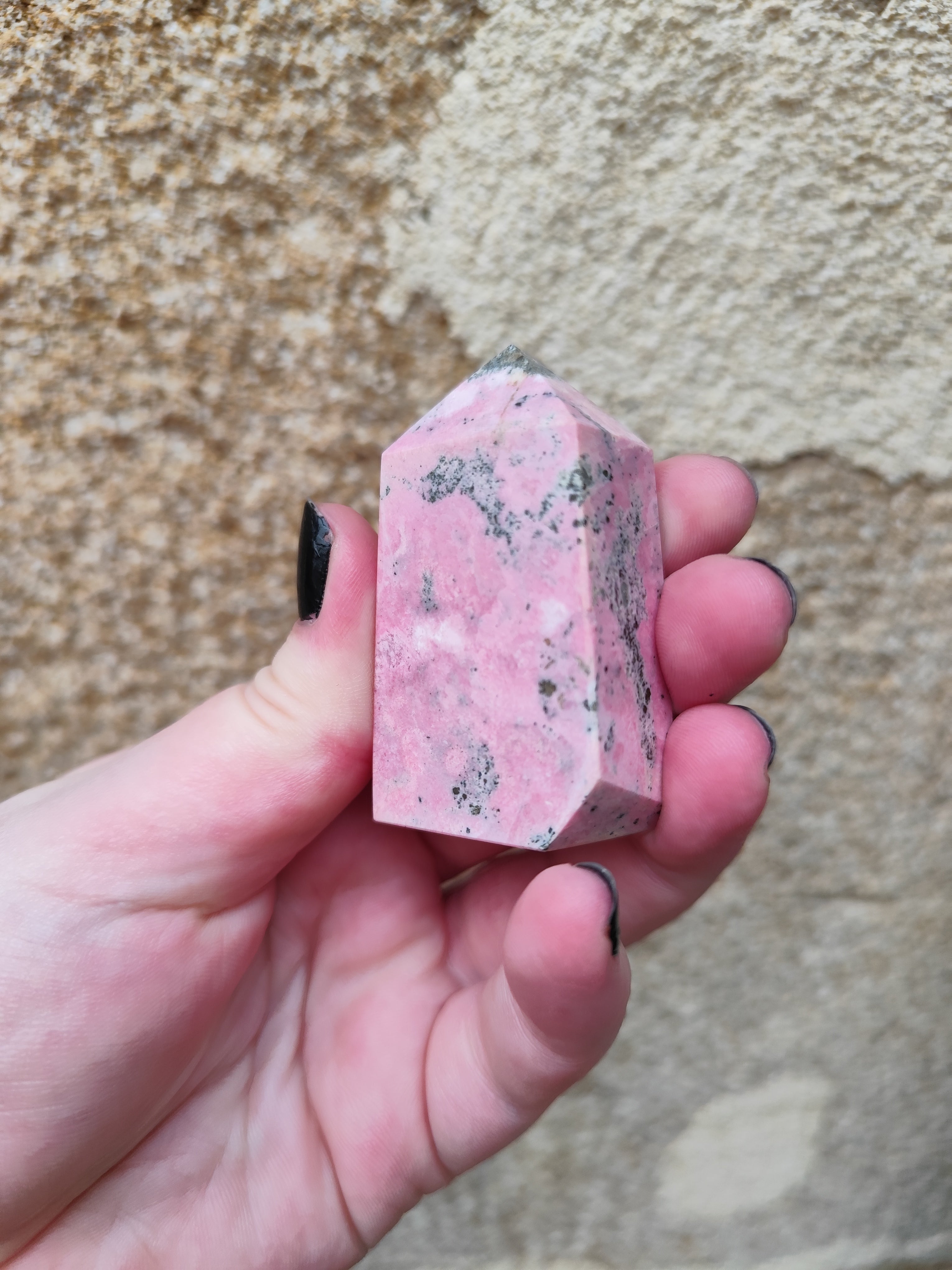 Rhodonite pointe