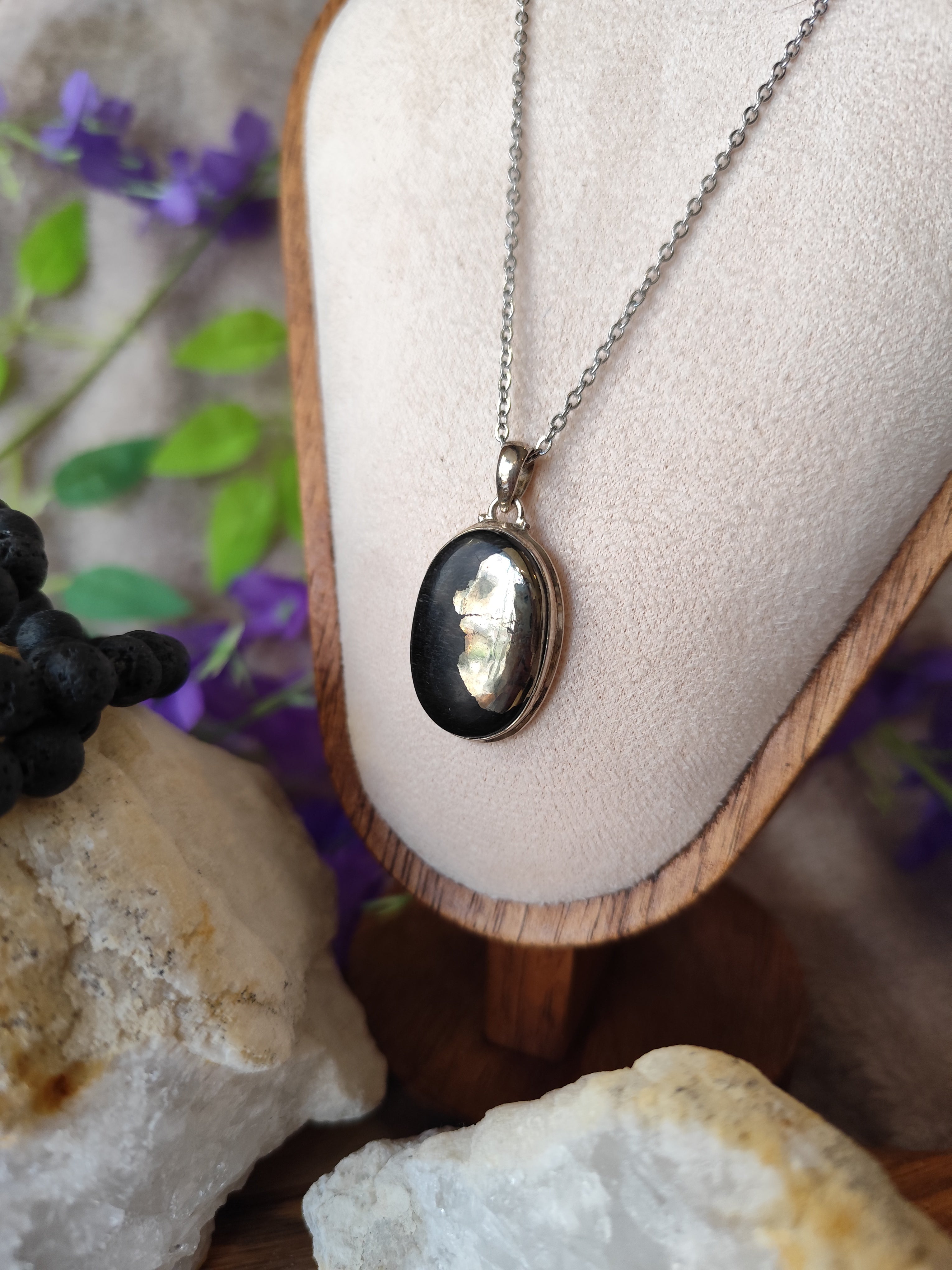Pendentif Pyrite sur Magnétite en Argent – Pièce Unique
