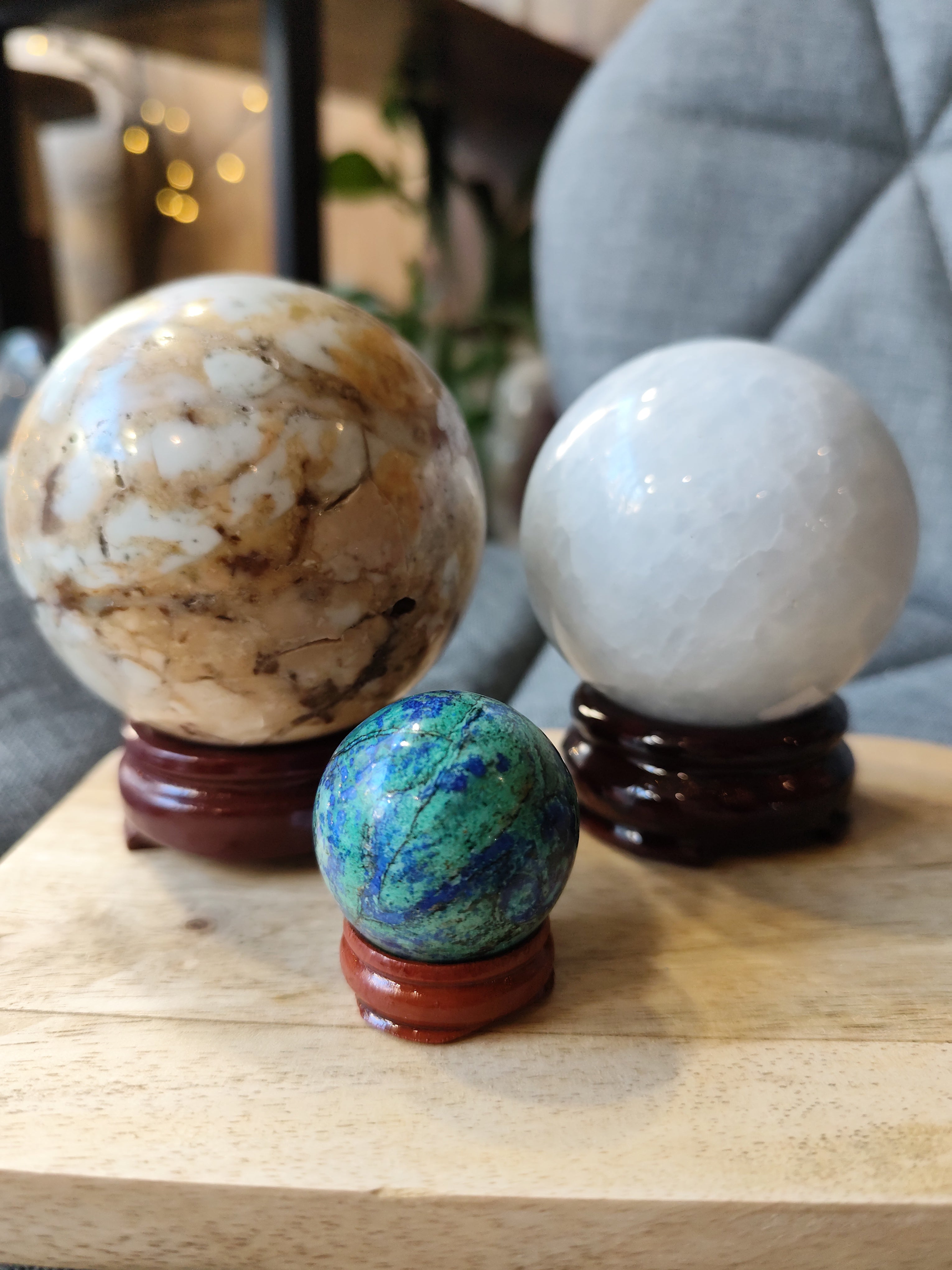 Sphère bleu ciel ( Calcite bleue )