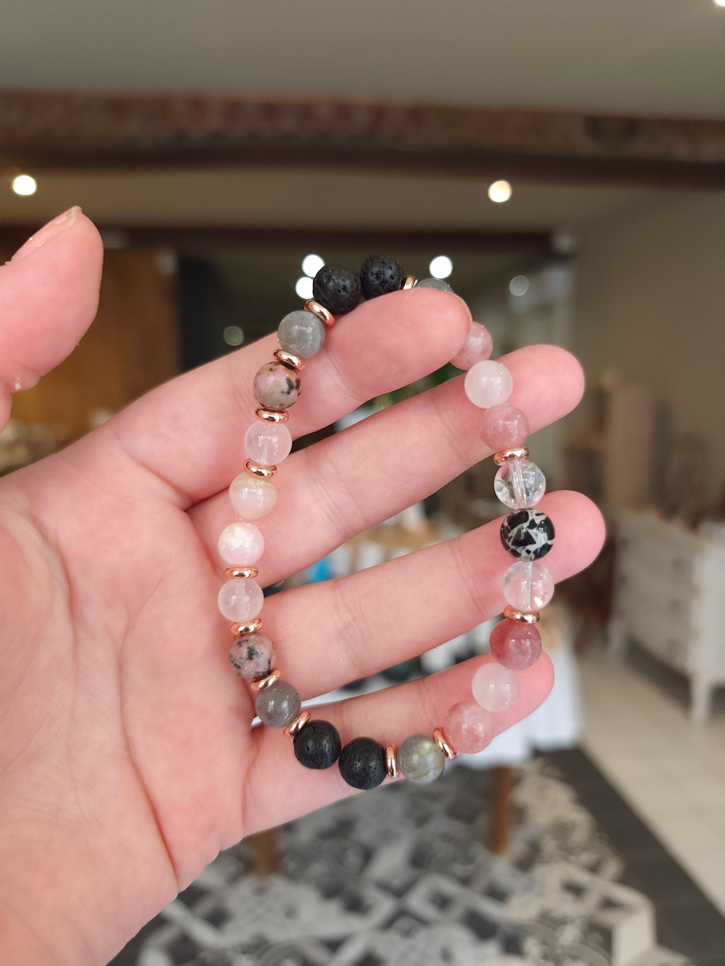 Bracelet Rose Velours — Aventurine rose, Quartz rose, Pierre de lave, Jaspe zèbre, Opale rose & Labradorite