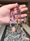 Sautoir Clover – Aventurine pêche, Lépidolite, Améthyste, Quartz fumé & Pierre de lune